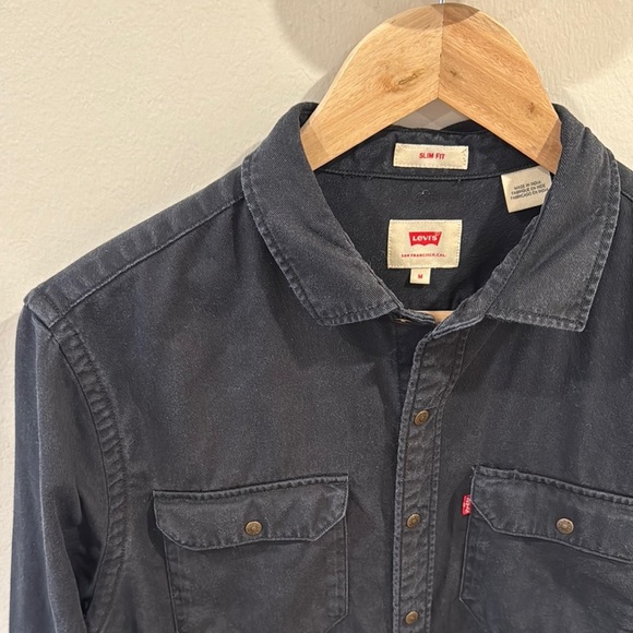 Levi's Men’s Slim Fit Black Denim Long Sleeve Button-Up Shirt Black Size M - Picture 3 of 4
